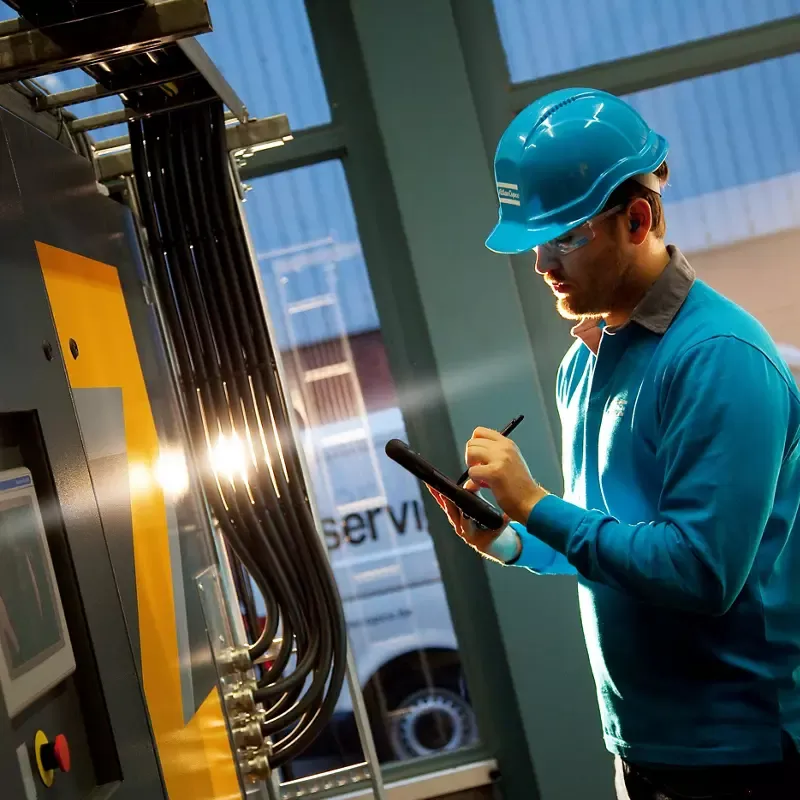 Maximize your resources with a Service Plan Select the right service level and keep your production running efficiently.