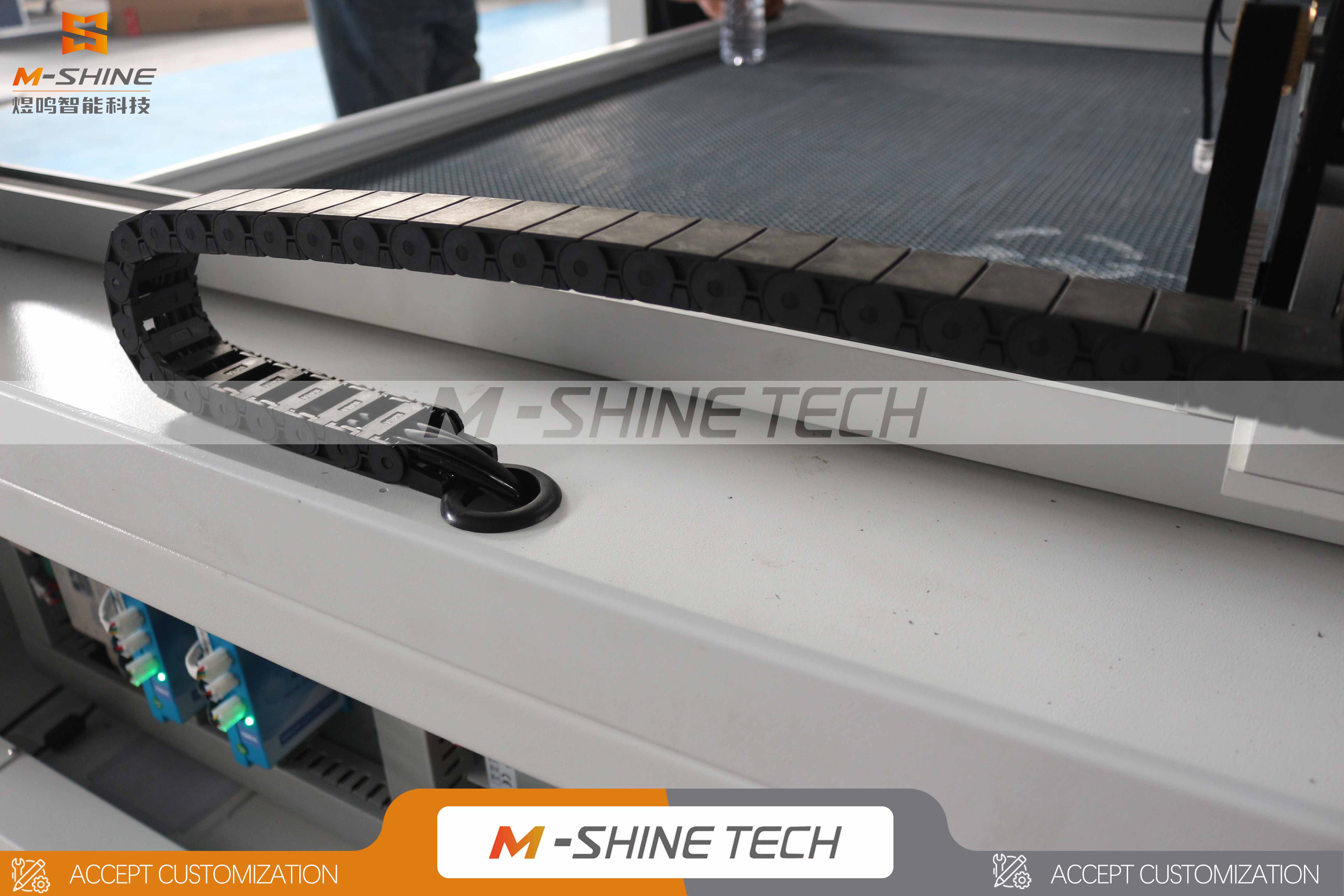 La découpeuse et graveuse laser CO2 M-shine 1610 offre des bords nets, une grande précision et des résultats constants.