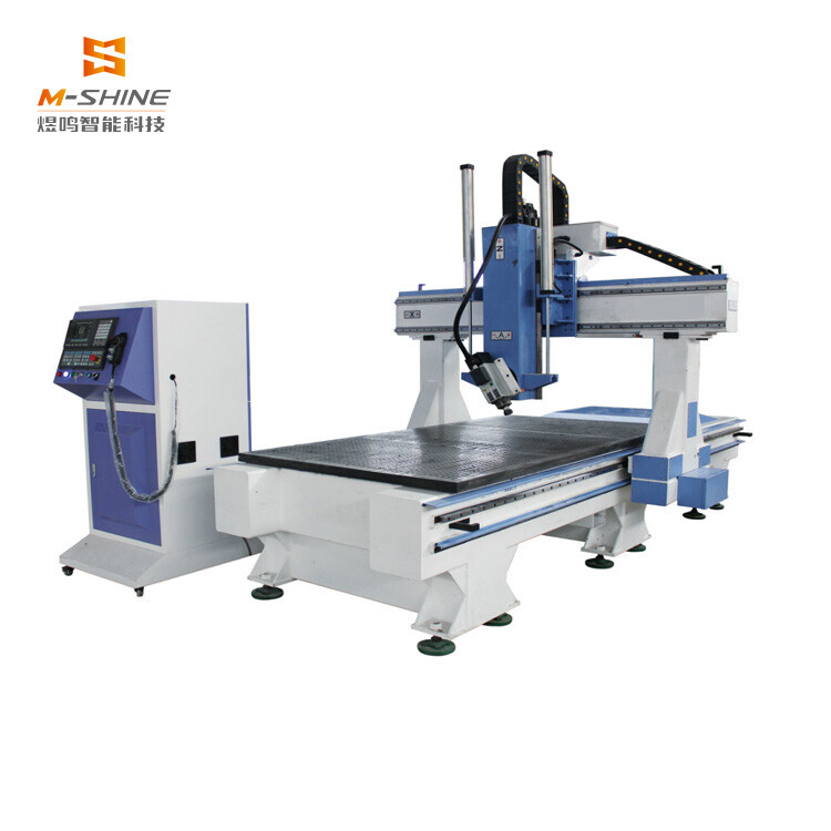 4-Achsen-Schwenk 180 ° CNC Holzbearbeitung ATC