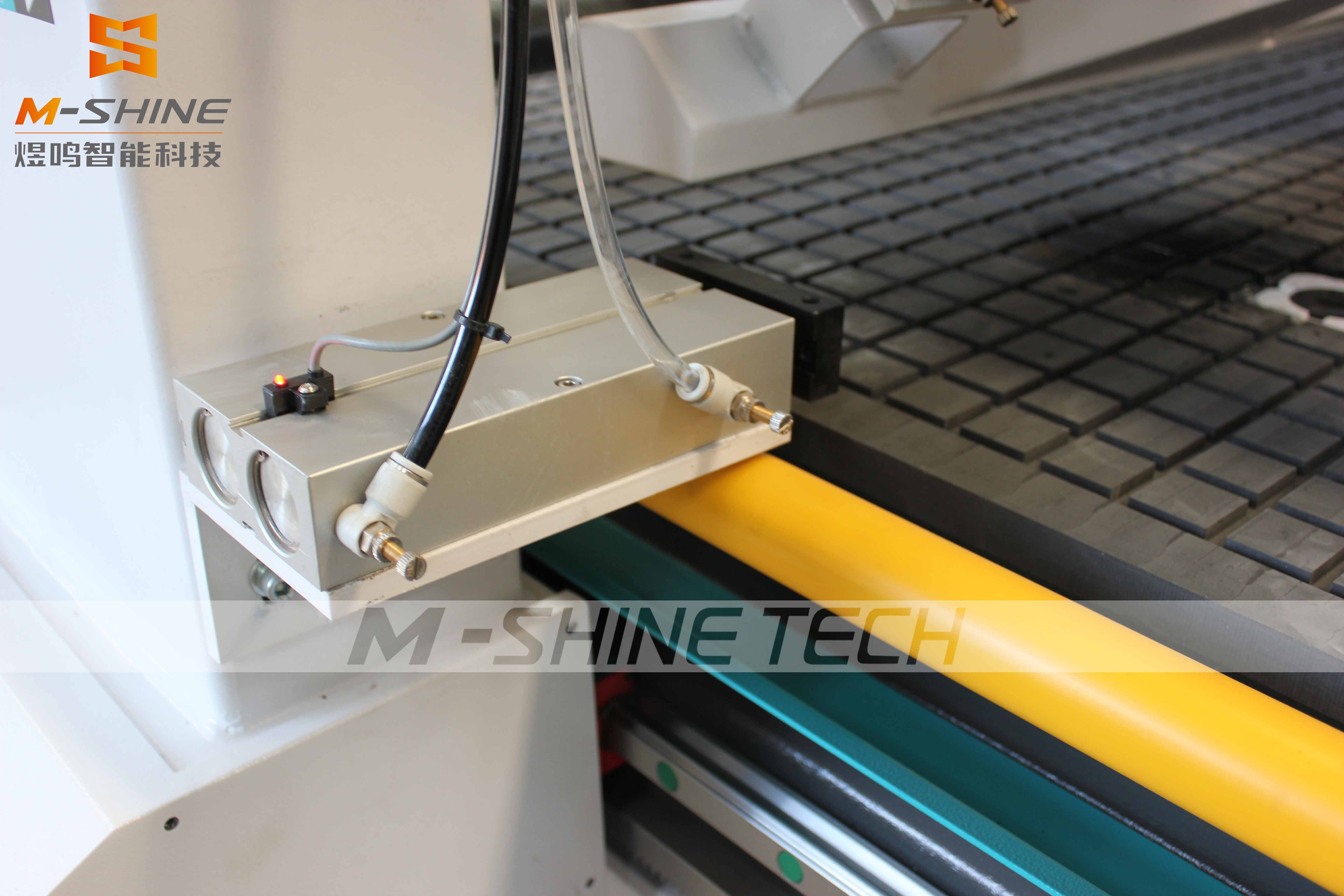 Warum ist die Einbeziehung der peripheren Zylinder ein notwendiges Merkmal der hoch effizienten Holzbearbeitungs-Nesting-CNC-Fräsmaschine?