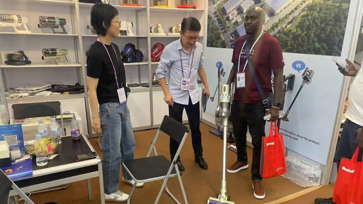 2.jpg Brilliant Debut at the Canton Fair! Troll Electrical Appliances Shows Up New Smart Vacuum Cleaners