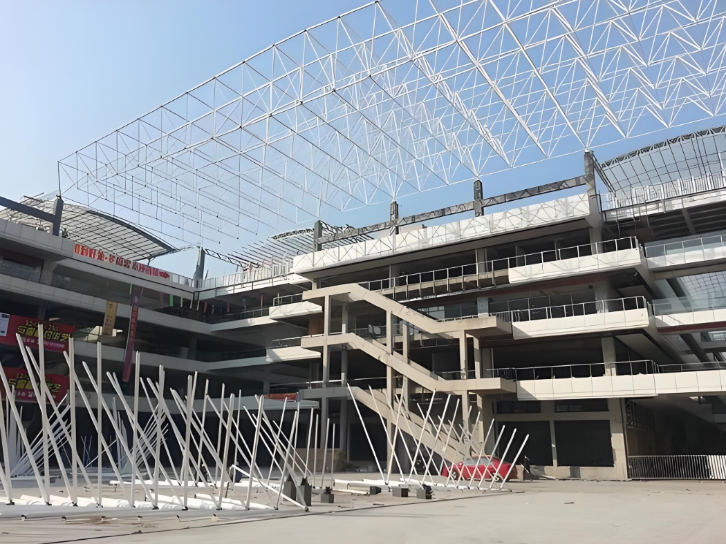 Advantages of Steel Structures in Shopping Mall Construction