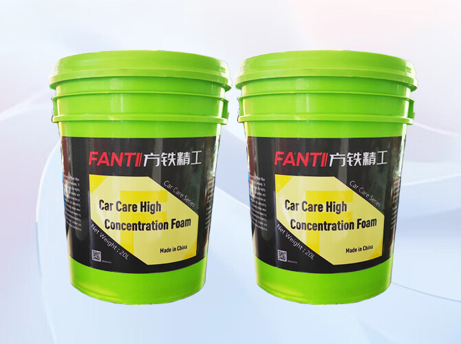 泡沫1 The Ultimate Guide to Car Washing Chemicals: What Every Shop Owner Needs