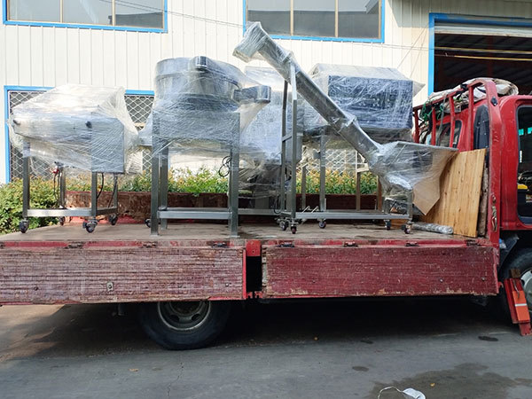 Roller powder loader shipment