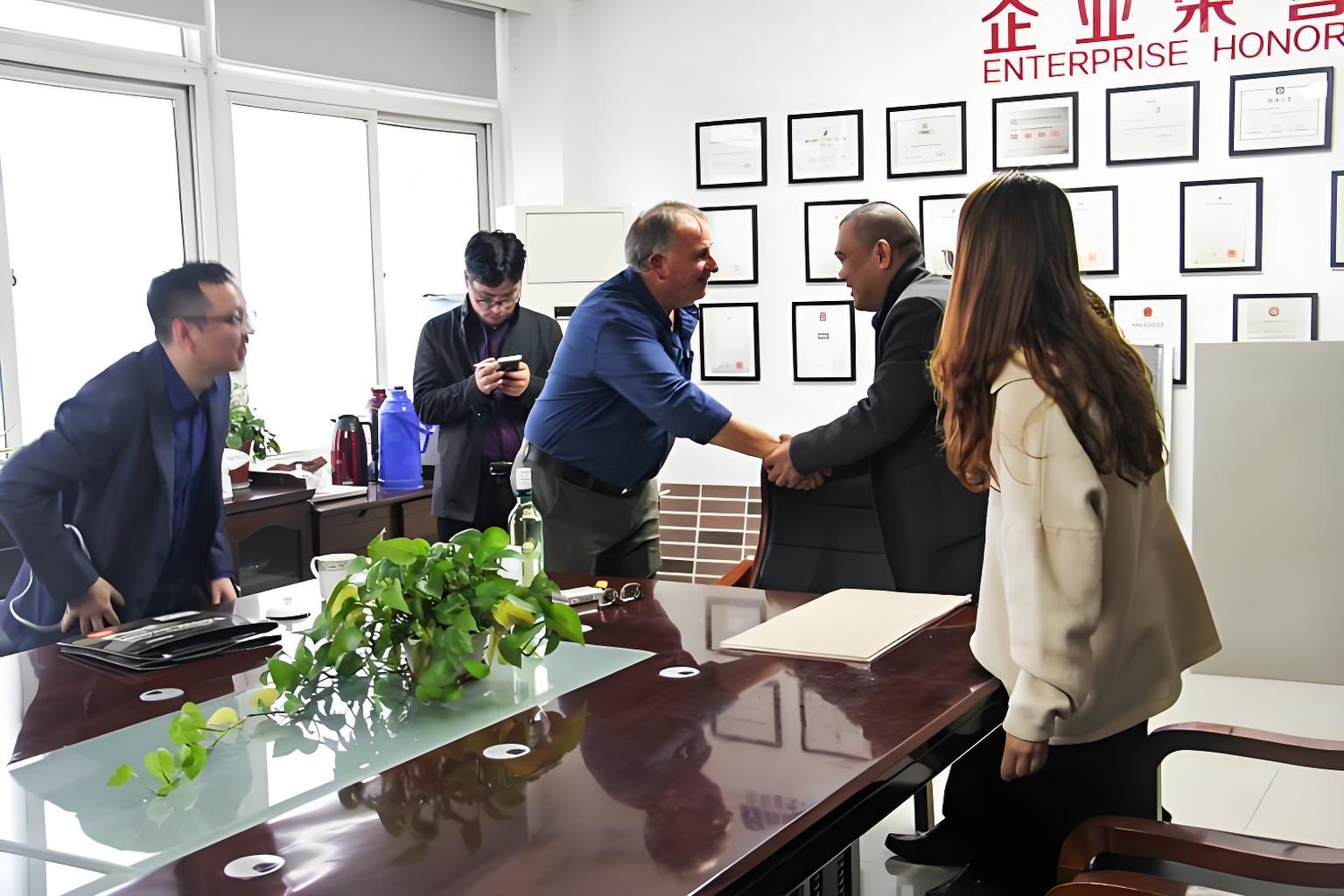Foreign businessmen's factory visit