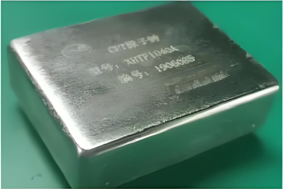 Reloj Atómico CPT XHTF1040A: Redefiniendo la Precisión en Formato Miniatura