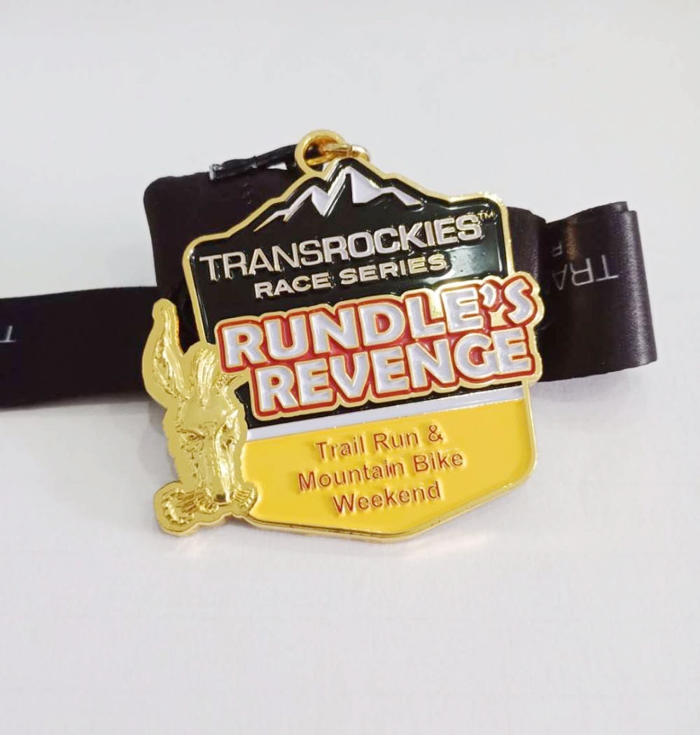 Metal hollow running medal, glittery pink silver commemorative badge
