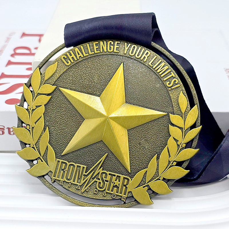 Vintage bronze three-dimensional five-pointed star relief medal triathlon event commemorative medal metal hollow honor medal