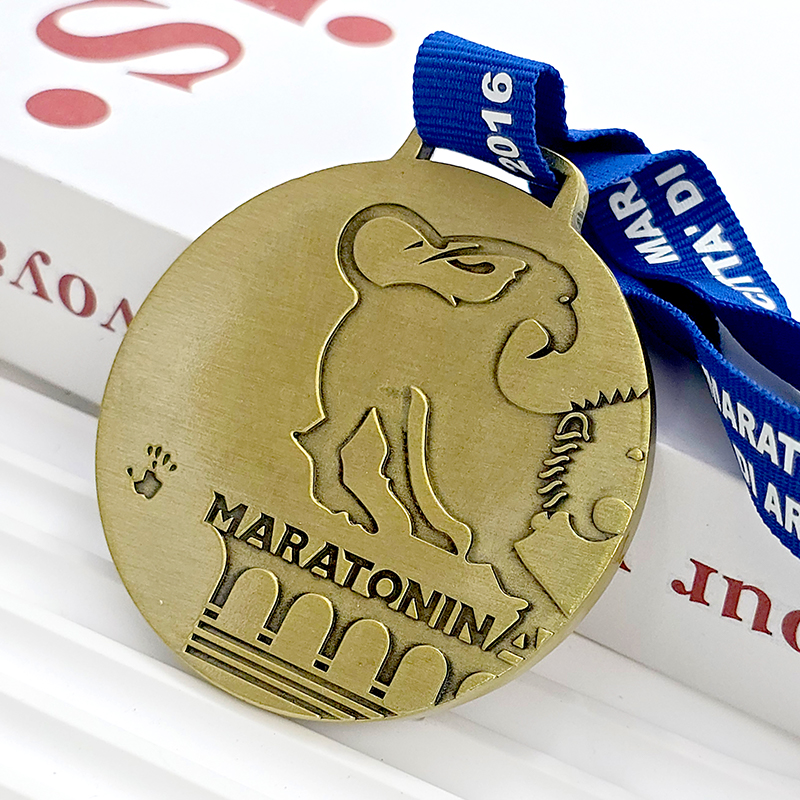 Marathon Retro Copper Embossed Commemorative Medal, Antique Bronze Texture, Three-Dimensional Race Collectible Medal