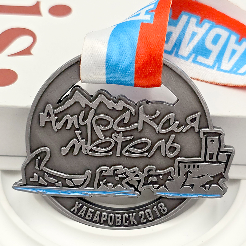 Retro metallic hollow design sports commemorative medal sports collectible ornament