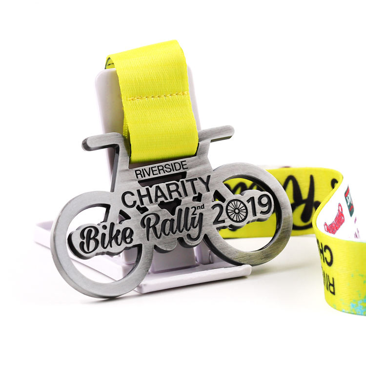 Silver metal medal, Riverside Charity Bike Rally Commemorative Bicycle Shaped Hollow Relief Charity Event Collectible Ornament