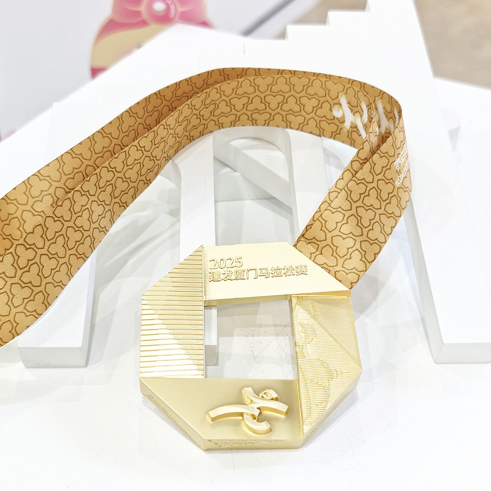 Customized marathon elite race medal with 3D metal decoration + event-themed lanyard medal