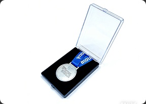 Transparent plastic gift box