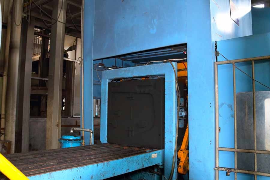 sand moulding machine