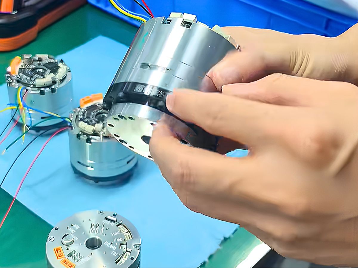 Force-Controlled Harmonic Joint Modules: A Key Solution for Robot Commercialization