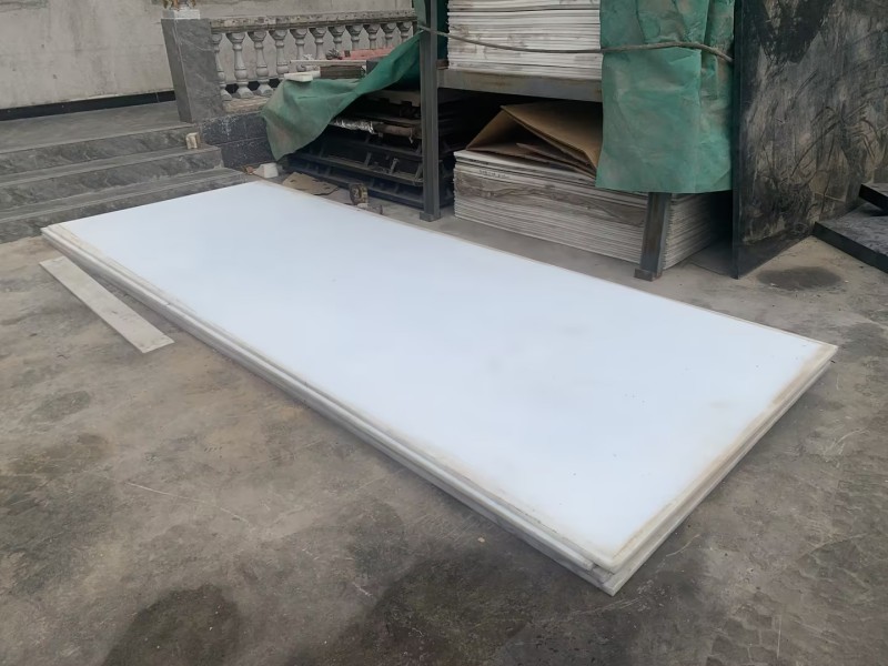 Constantly dealing with clogged raw coal bunkers? How do UPE bunker liners prevent sticking? You’ll understand after reading this