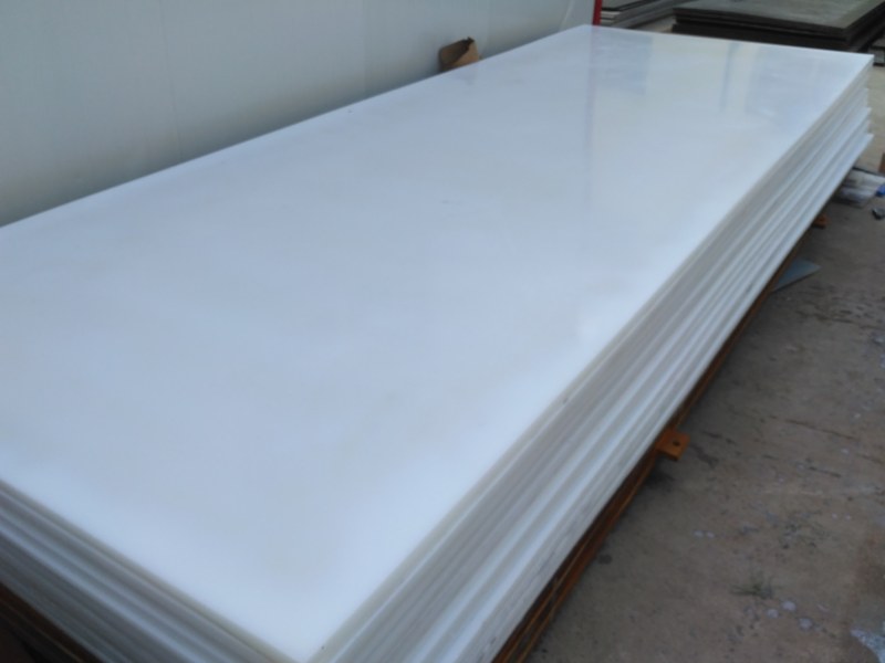 Ultra-high molecular weight polyethylene (UHMWPE) sheets support continuous operation in cement production lines by offering both wear resistance and ease of maintenance