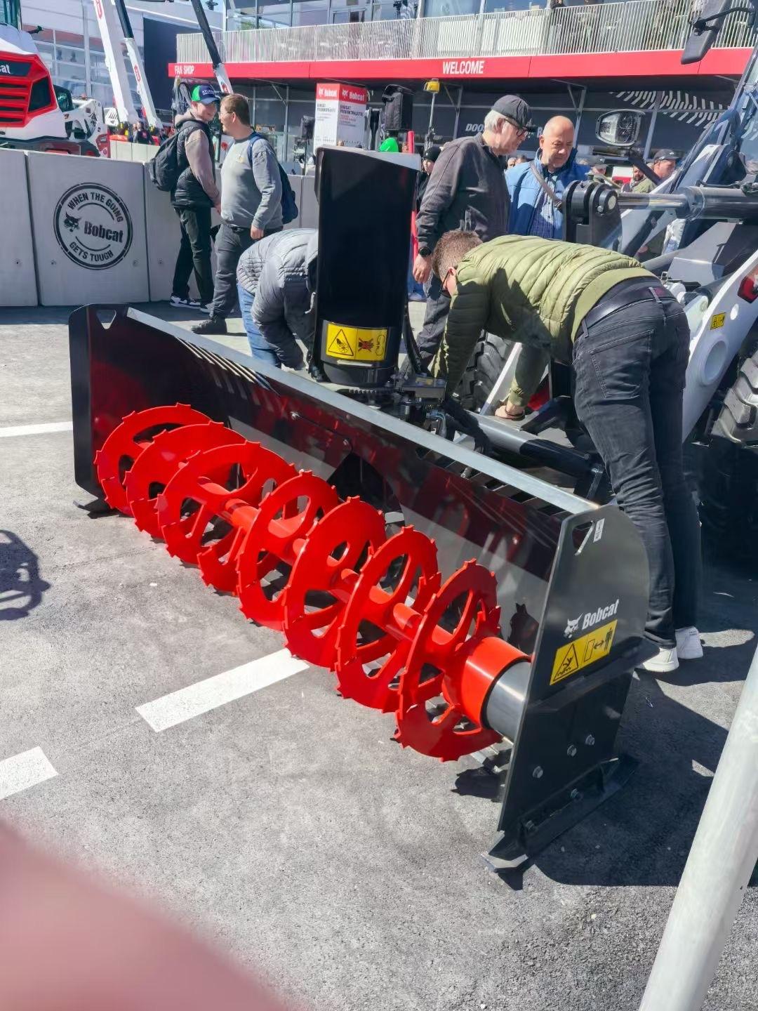 In 2025, Shandong Woer Machinery Technology Co., Ltd. sent two professional technicians to Germany to attend the BMW exhibition. In 2025, Shandong Woer Machinery Technology Co., Ltd. sent two professional technicians to Germany to attend the BMW exhibition.