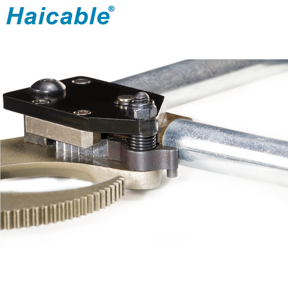 Max Φ110mm Cu/Al Armored Cable Cutter LJ96