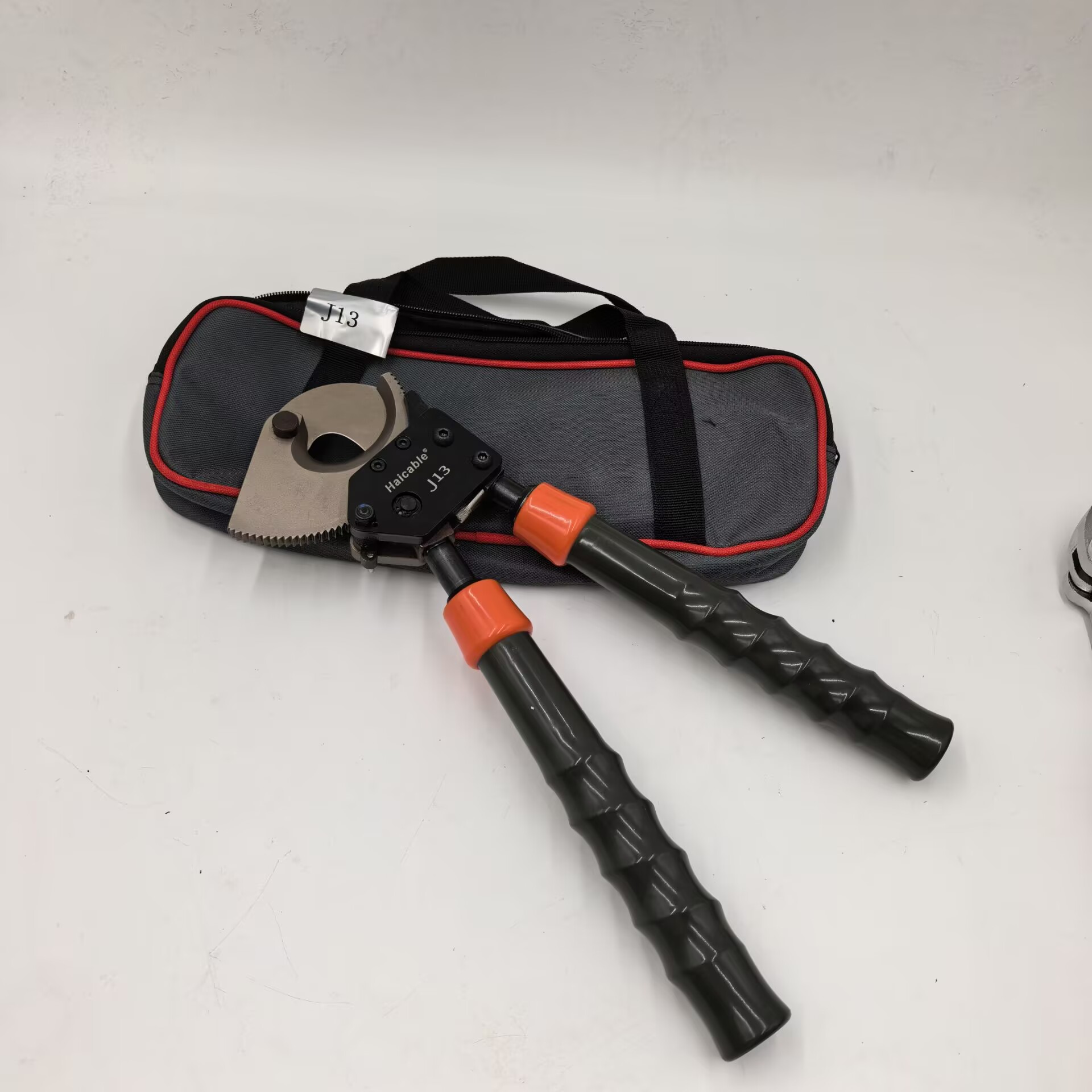 Max 150mm² Steel Stranded Wire Cutter J13