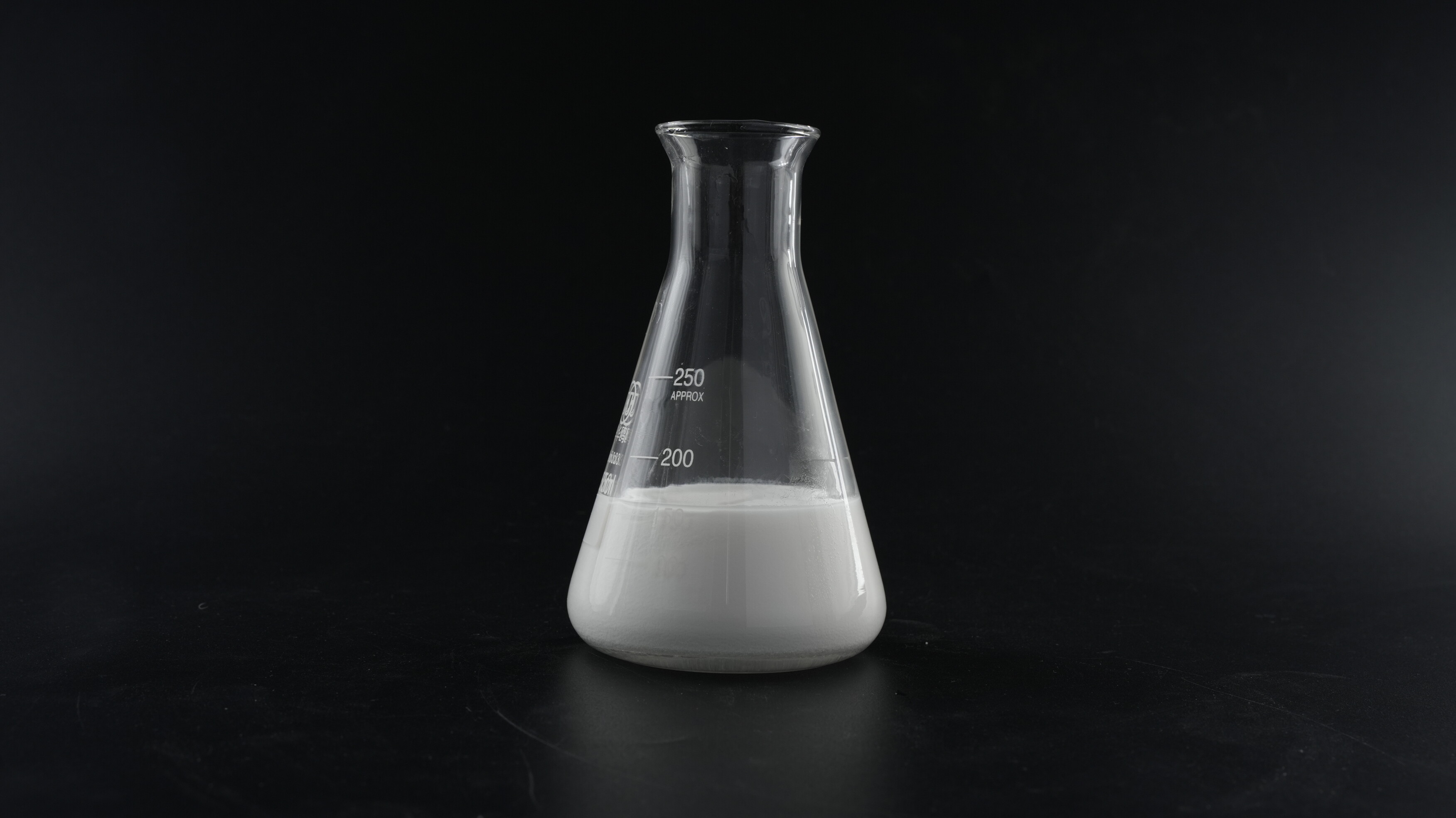 Fatty alcohol defoamer quickly defoams papermaking white water