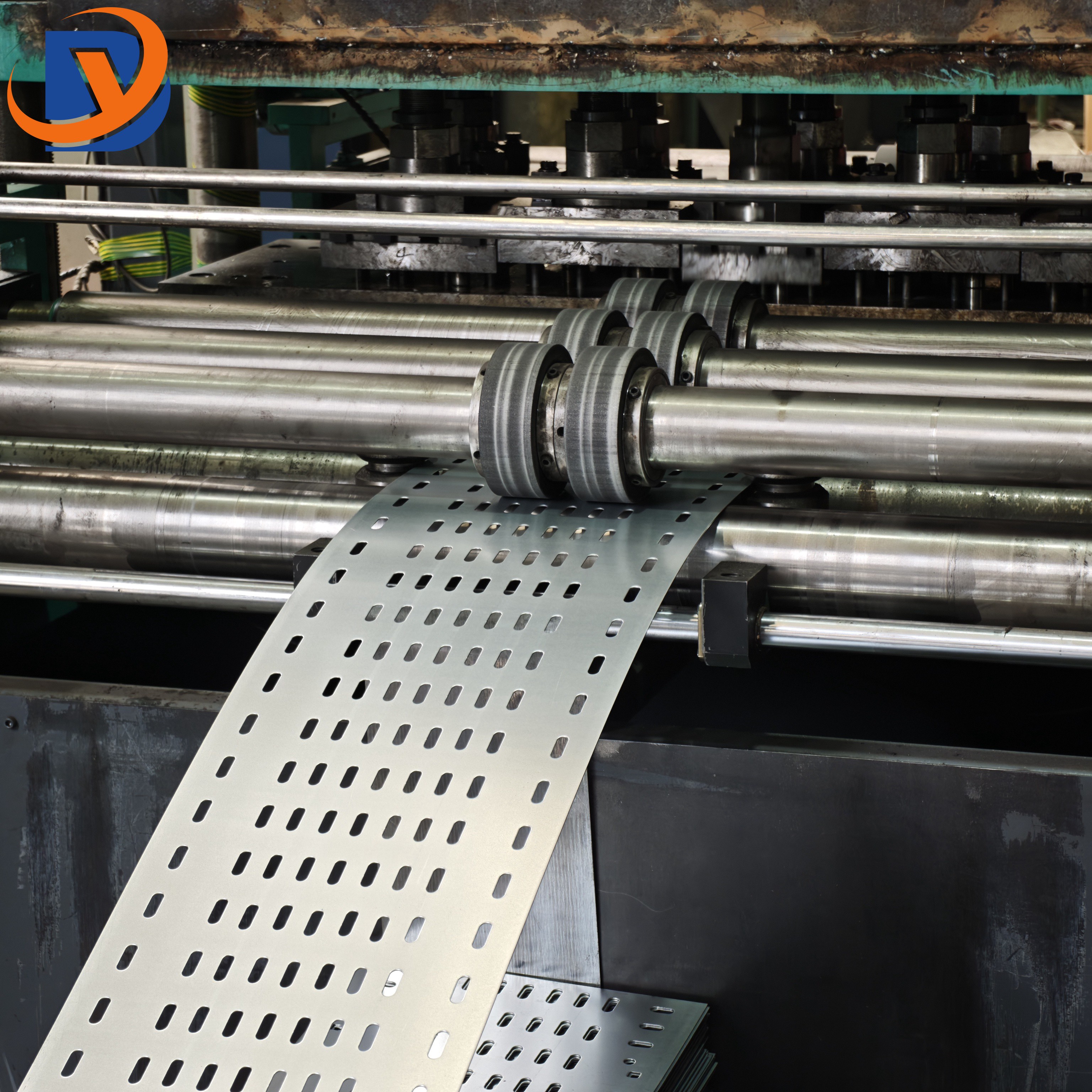 Cable tray & cable ladder
