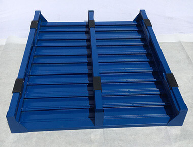 Metal tray