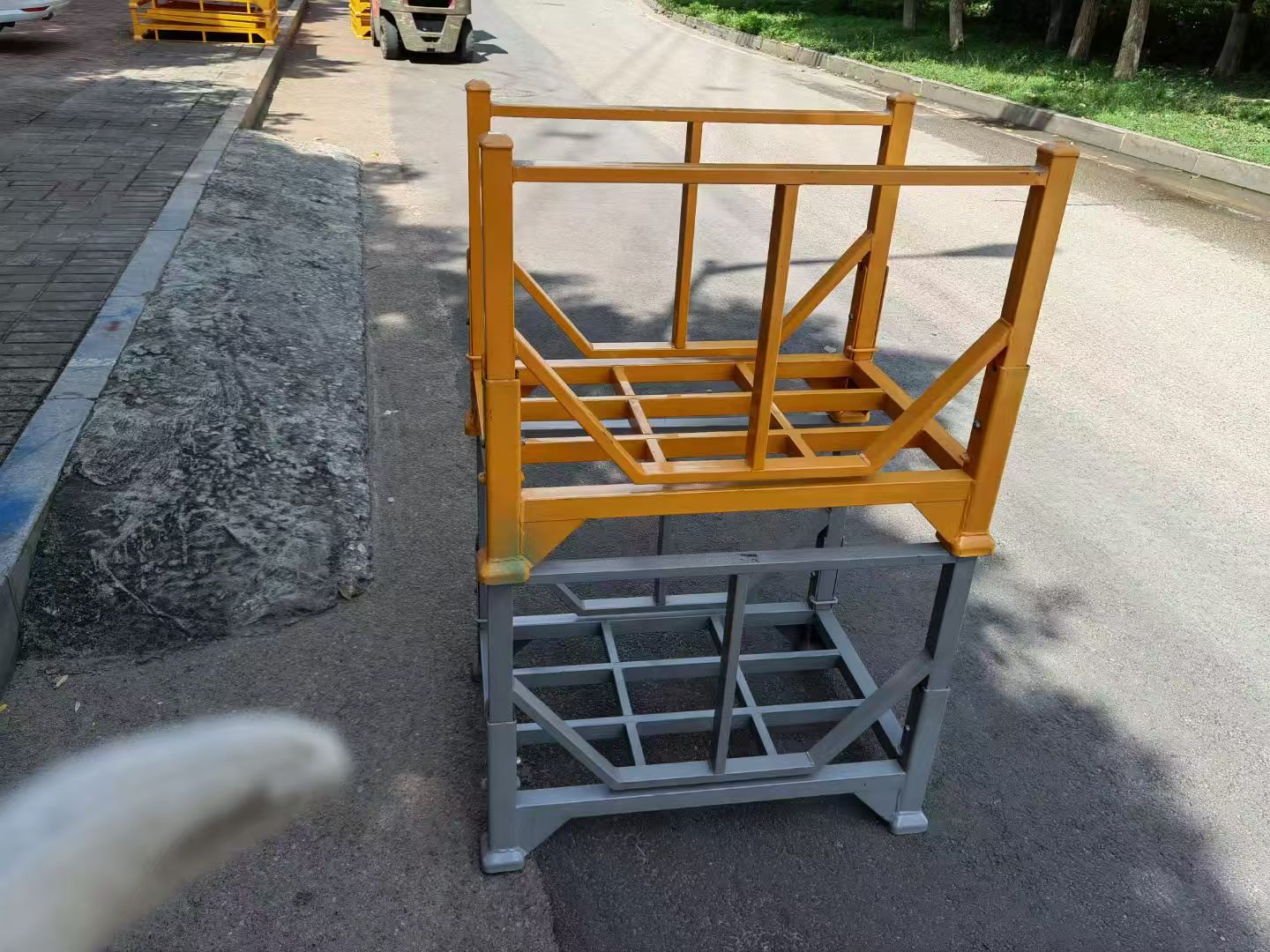 Folding stand