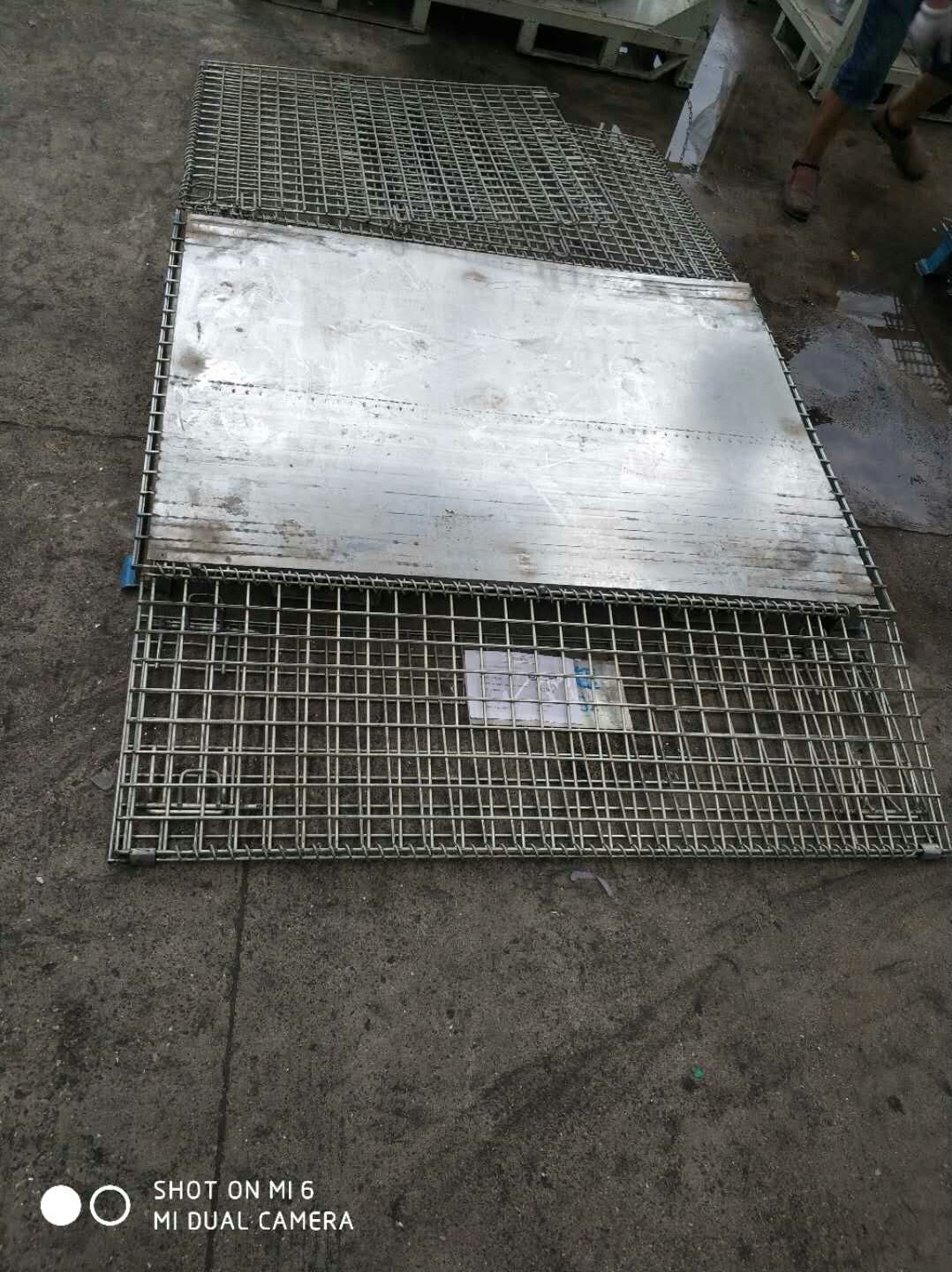 配备C1镀锌钢制储物笼