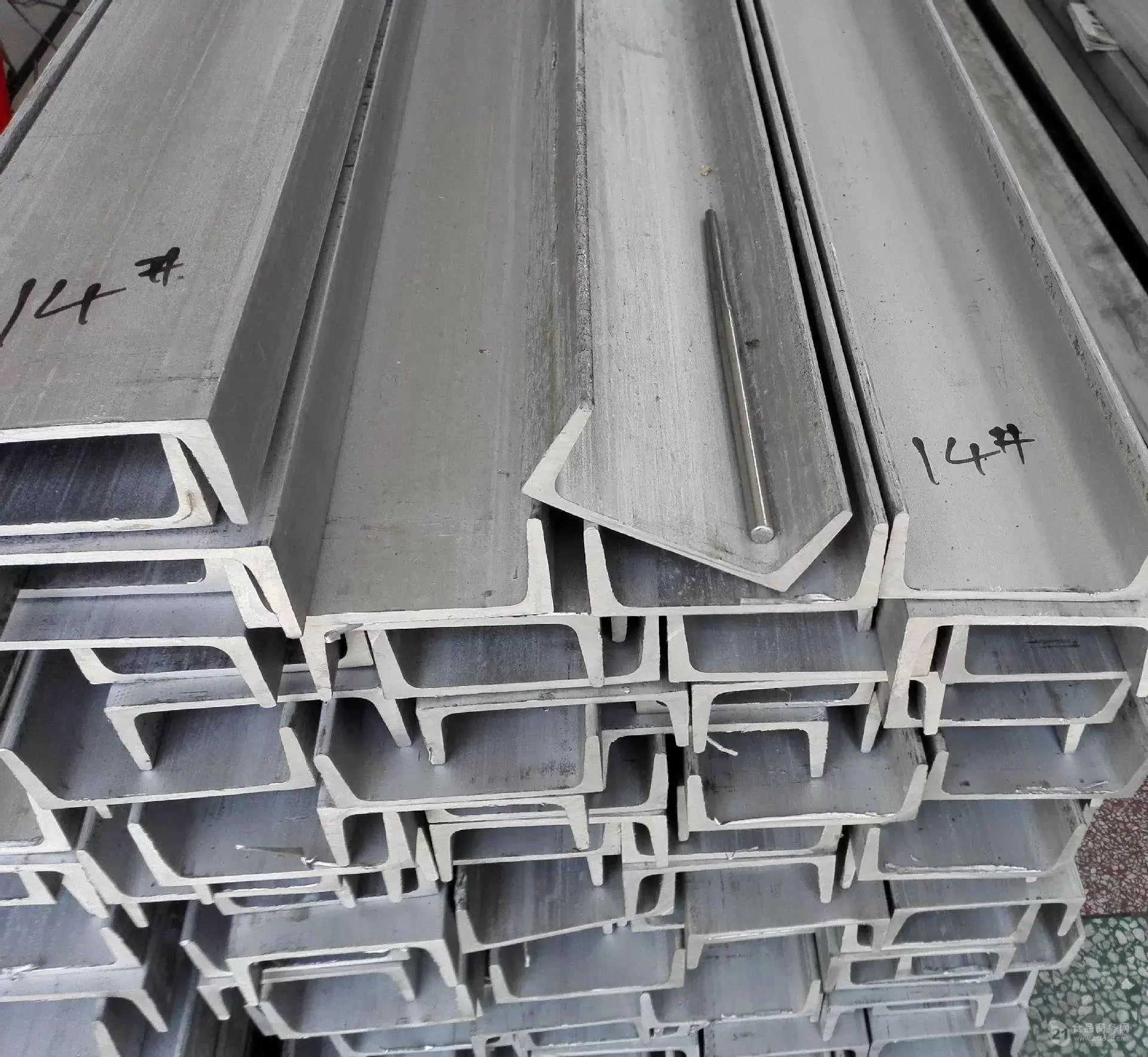 Carbon/Galvanized/Stainless steel U Z C channel steel