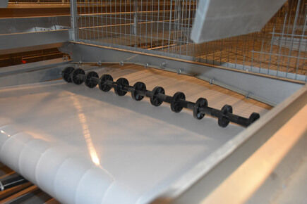 Our company finished 1,800 units of layer battery