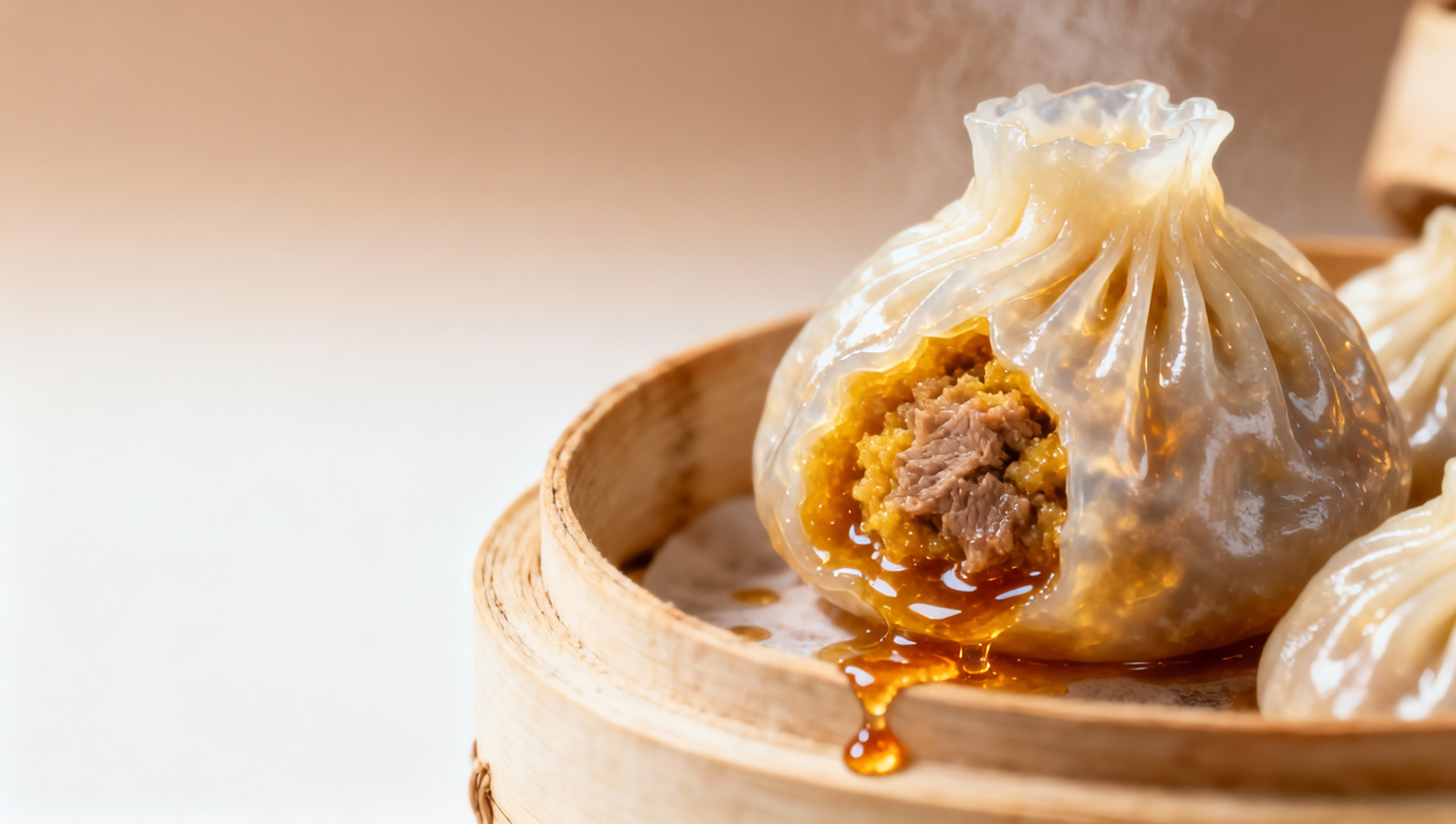 开封灌汤包哪家正宗？老店排队两小时 vs 新派网红店，汤汁浓度实测对比