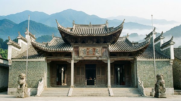Putian and Longyan rank among the top two nationwide in the number of Mazu temples, with 516 temples in mountainous areas highlighting the resilience of the cultural and tourism supply chain rooted in folk belief.