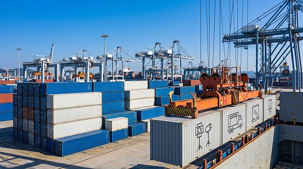 South China port ocean freight rates fell 12% month-on-month, cultural tourism equipment export delivery times extended to 45 days