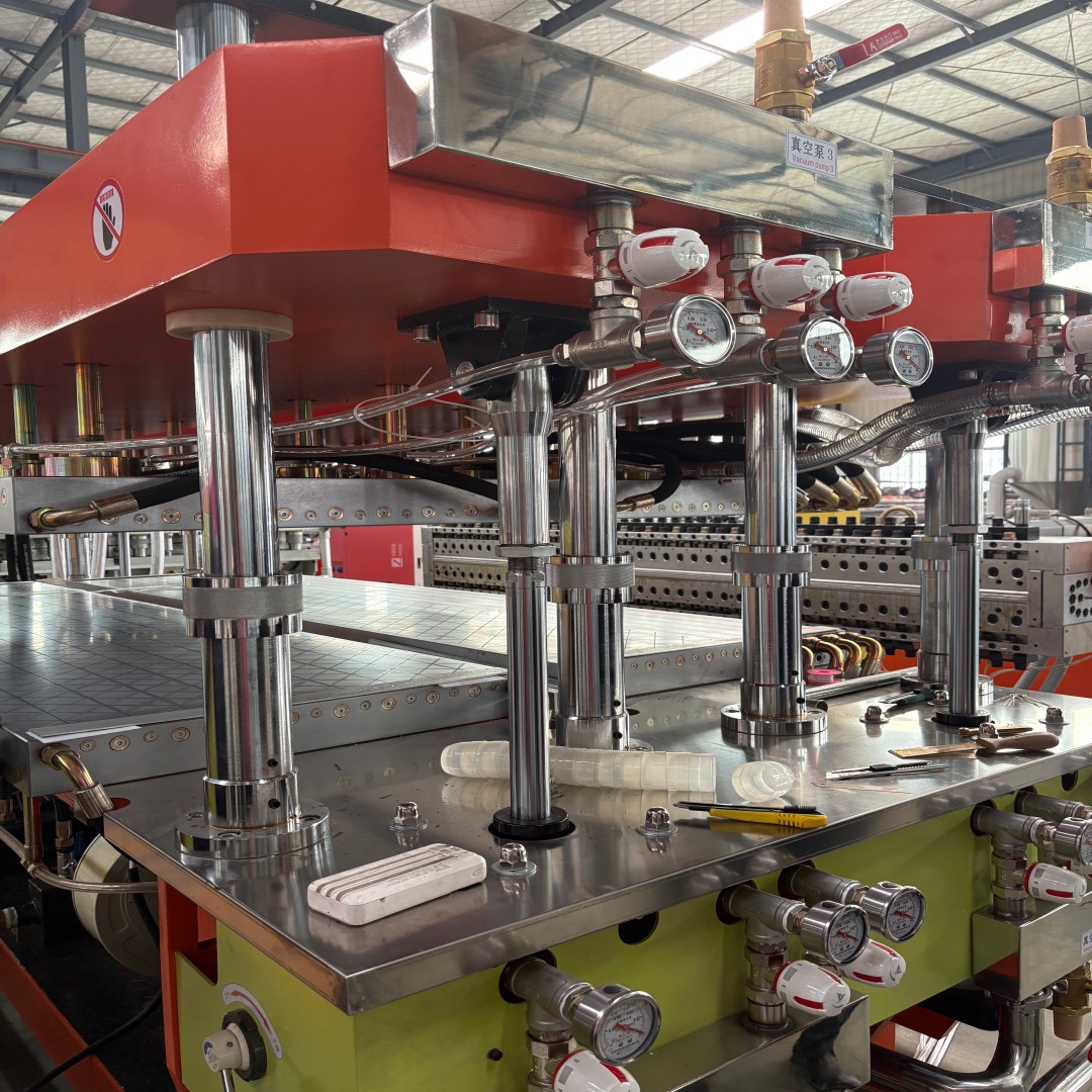 Source of Sheet Warpage: Distinguish Between Equipment Process and Raw Material Formula to Efficiently Solve Extrusion Production Challenges Source of Sheet Warpage: Distinguish Between Equipment Process and Raw Material Formula to Efficiently Solve Extrusion Production Challenges