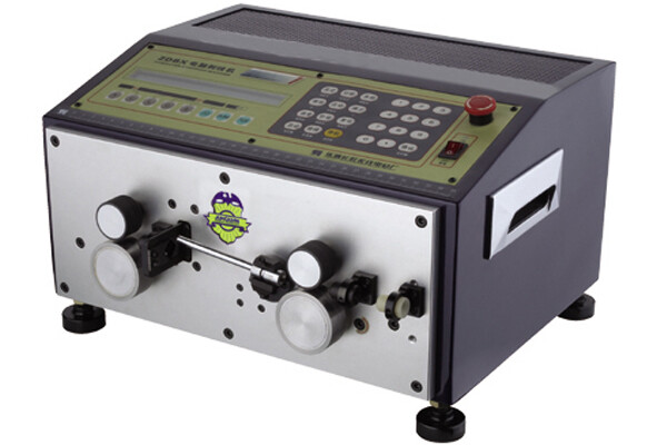 Machine automatique de dénudage et de coupe de fils ZDBX-1