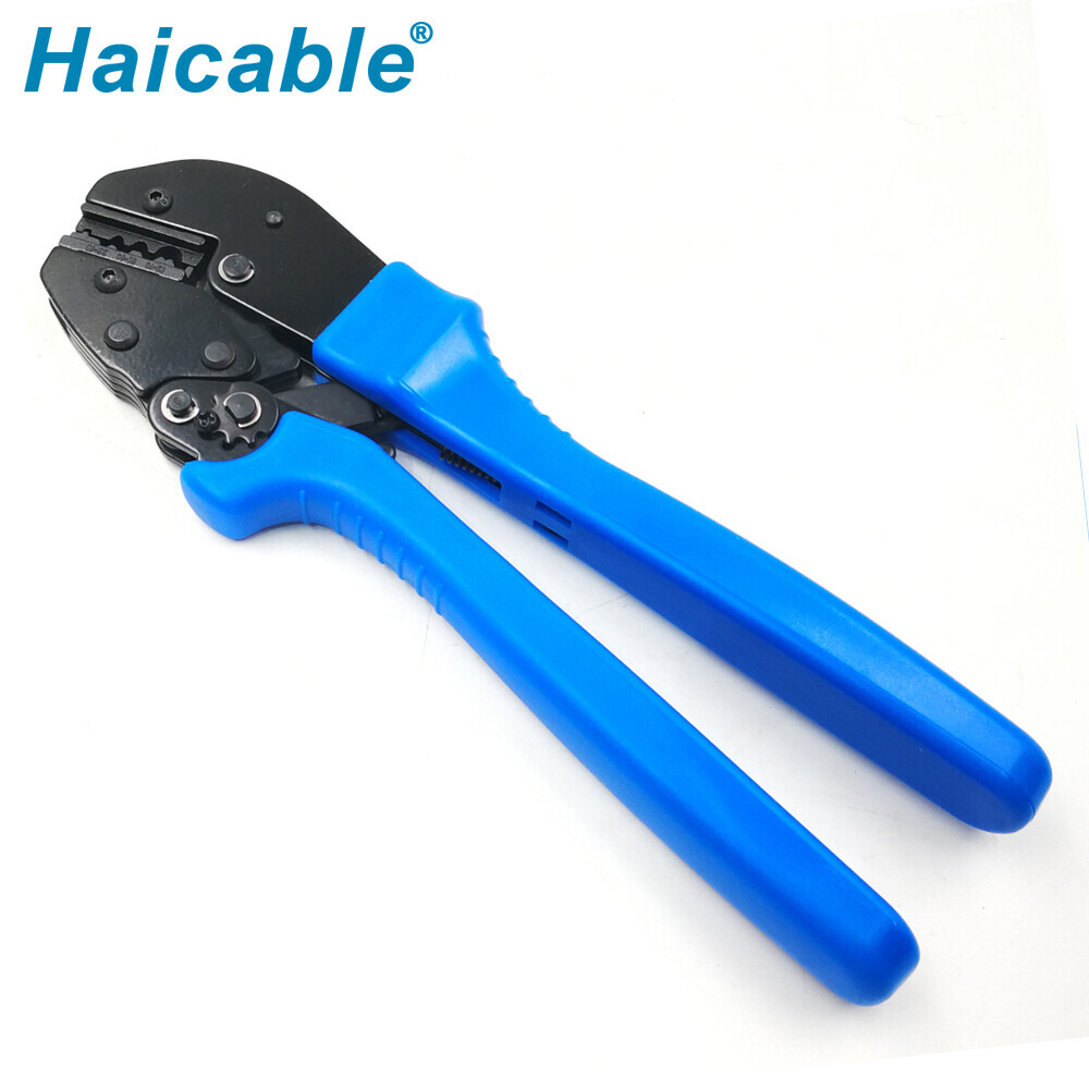 Outils de sertissage pour bornes non isolées AP-10