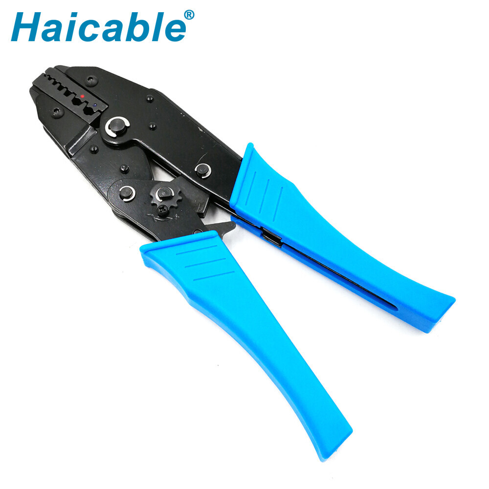 Manchon de cordon et outil de sertissage pour bornes isolées LX-06WF2C