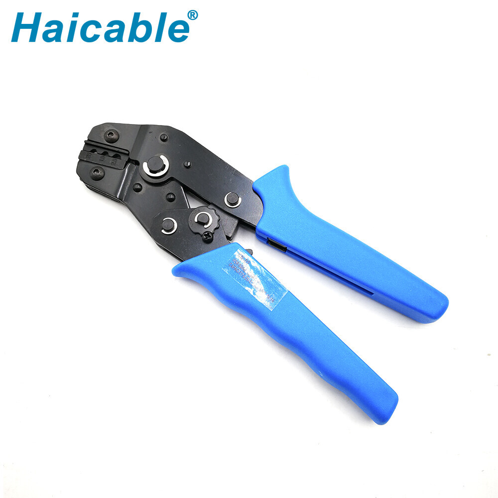 Bornes non isolées et outils de sertissage de connecteurs SN-02
