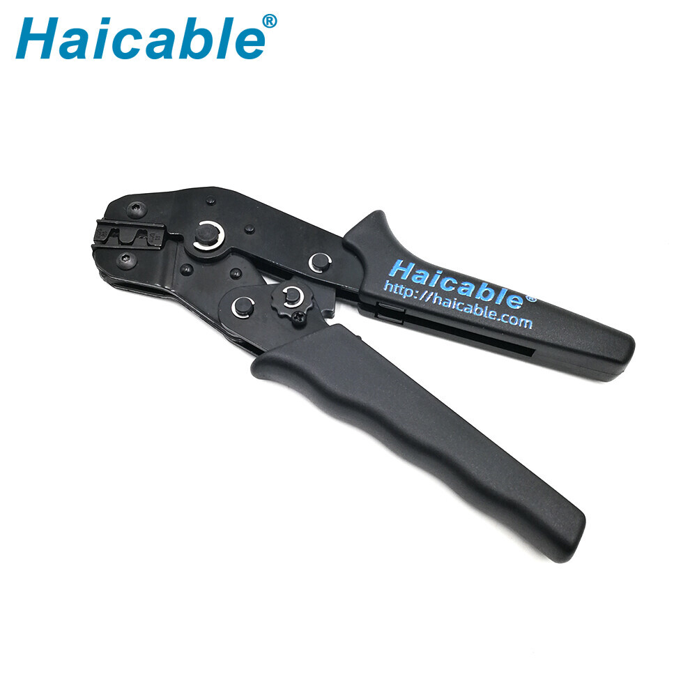 Réceptacles non isolés et outils de sertissage pour cosses SN-11011