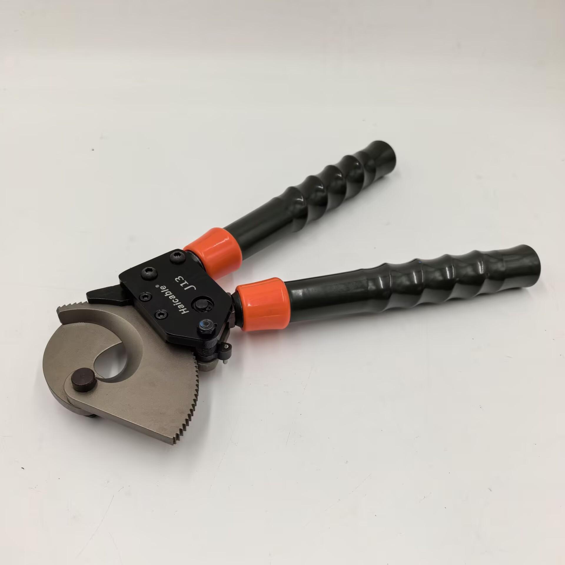 Coupe-câble J13 pour fils toronnés en acier jusqu'à 150mm² Coupe-câble J13 pour fils toronnés en acier jusqu'à 150mm²