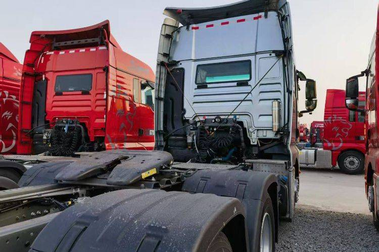 Sinotruk SITRAK C9H 14.6L diesel 680hp 6x4 ZF 12-speed AMT automatic tractor (China VI emission standard), dual-drive, used Weichai tractor.