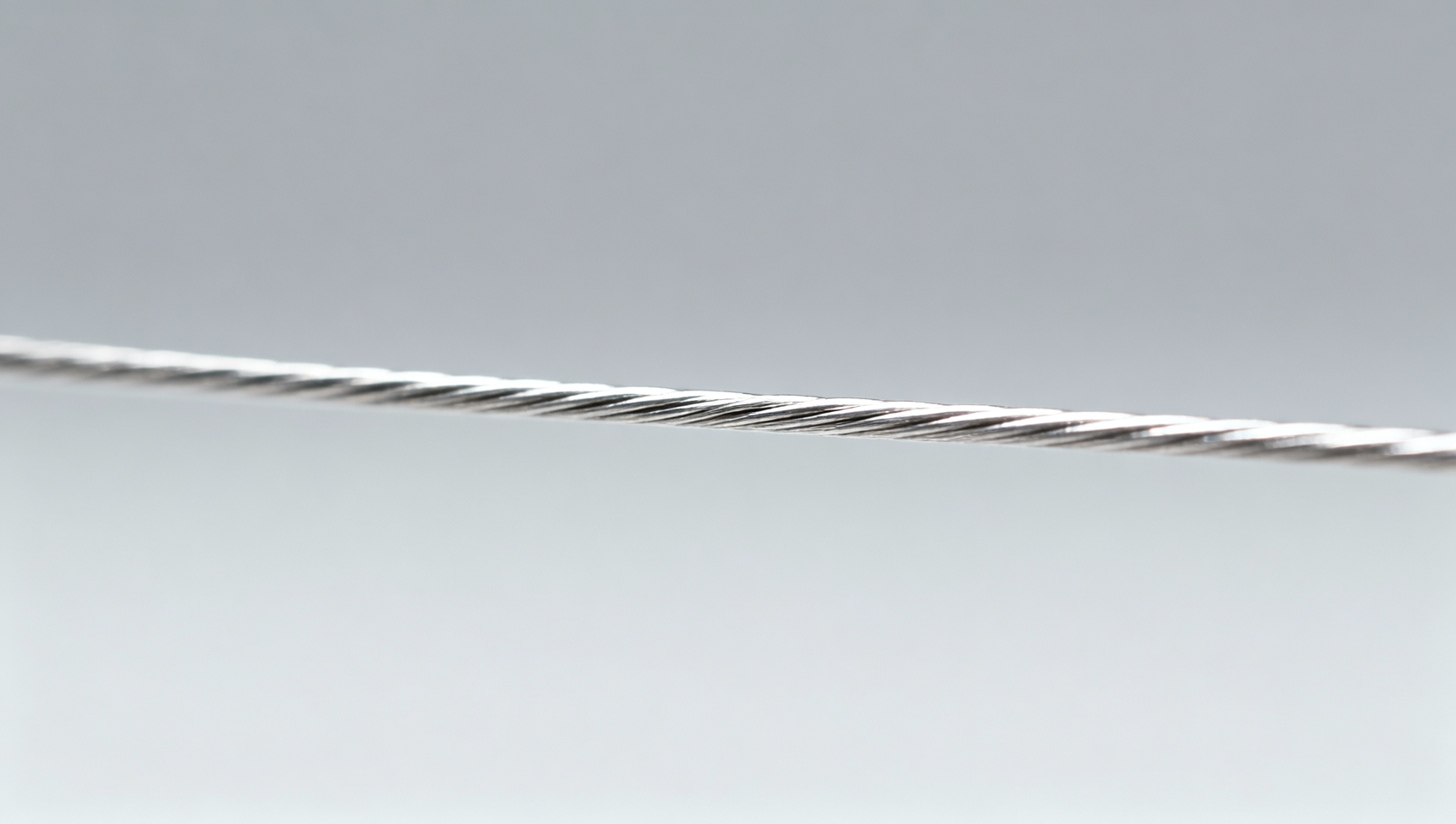 How does 0.5 mm stainless steel wire perform in high-precision medical device applications?