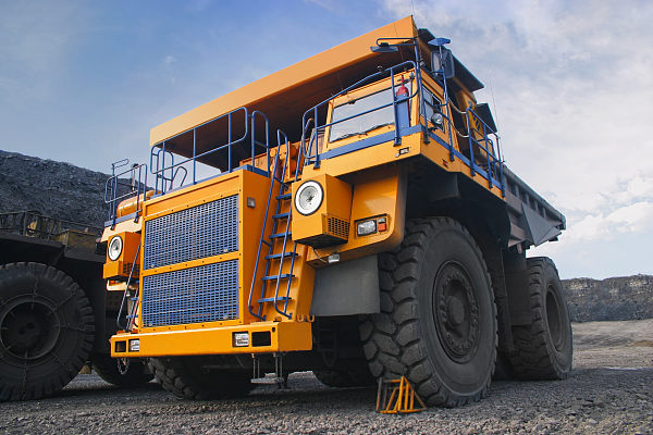 Chiku.com_Large Yellow Mining Truck_Photo#18965928
