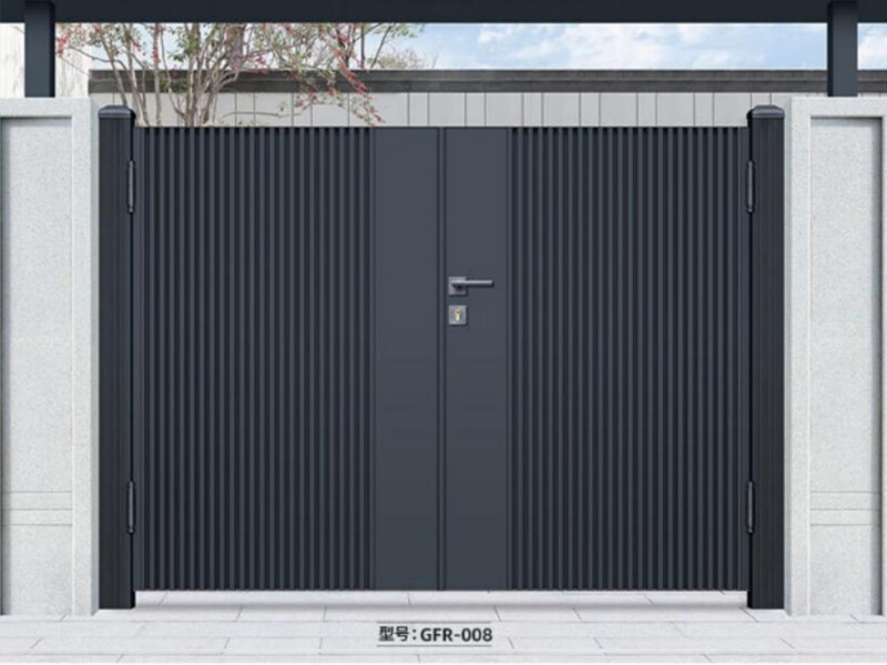 Retractable gate