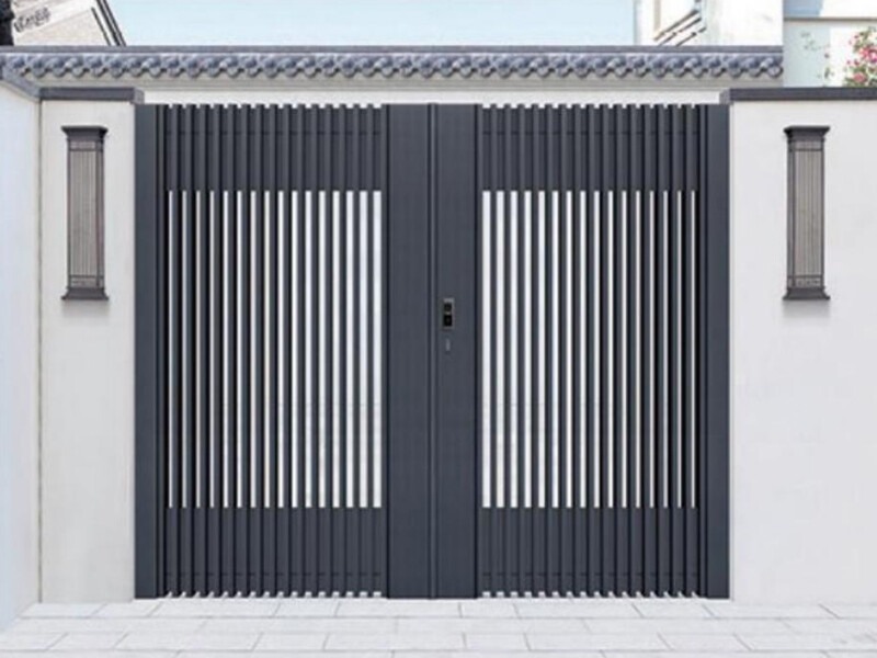 Retractable gate