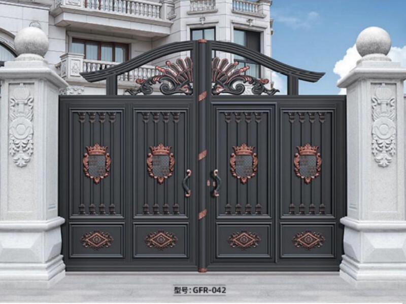 Retractable gate