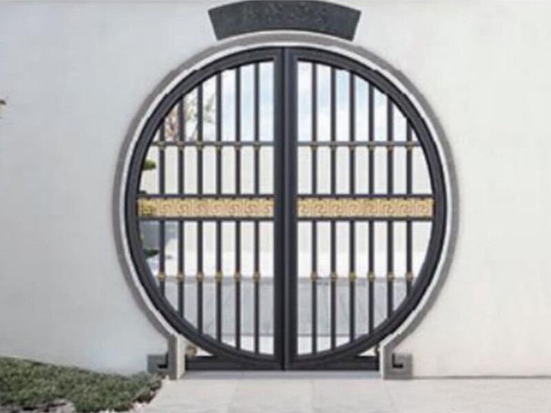 Retractable gate