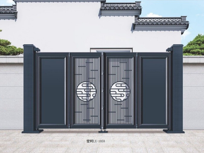 Retractable gate