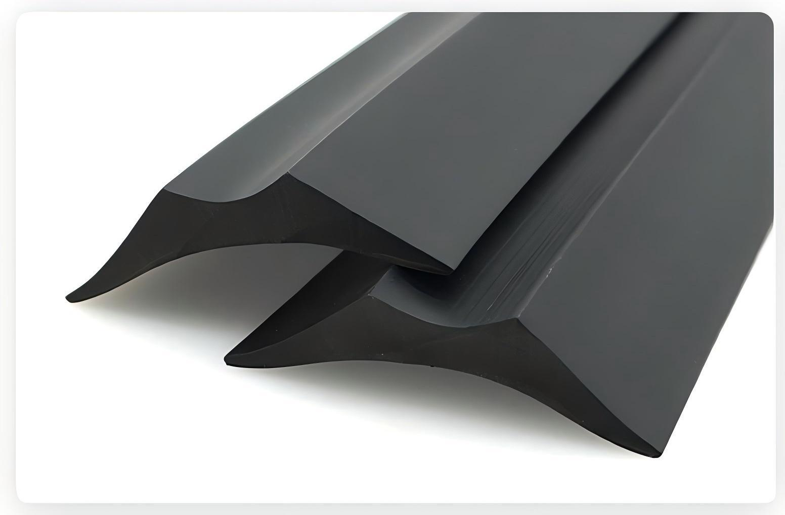 شريط PVC مثبت على الحائط